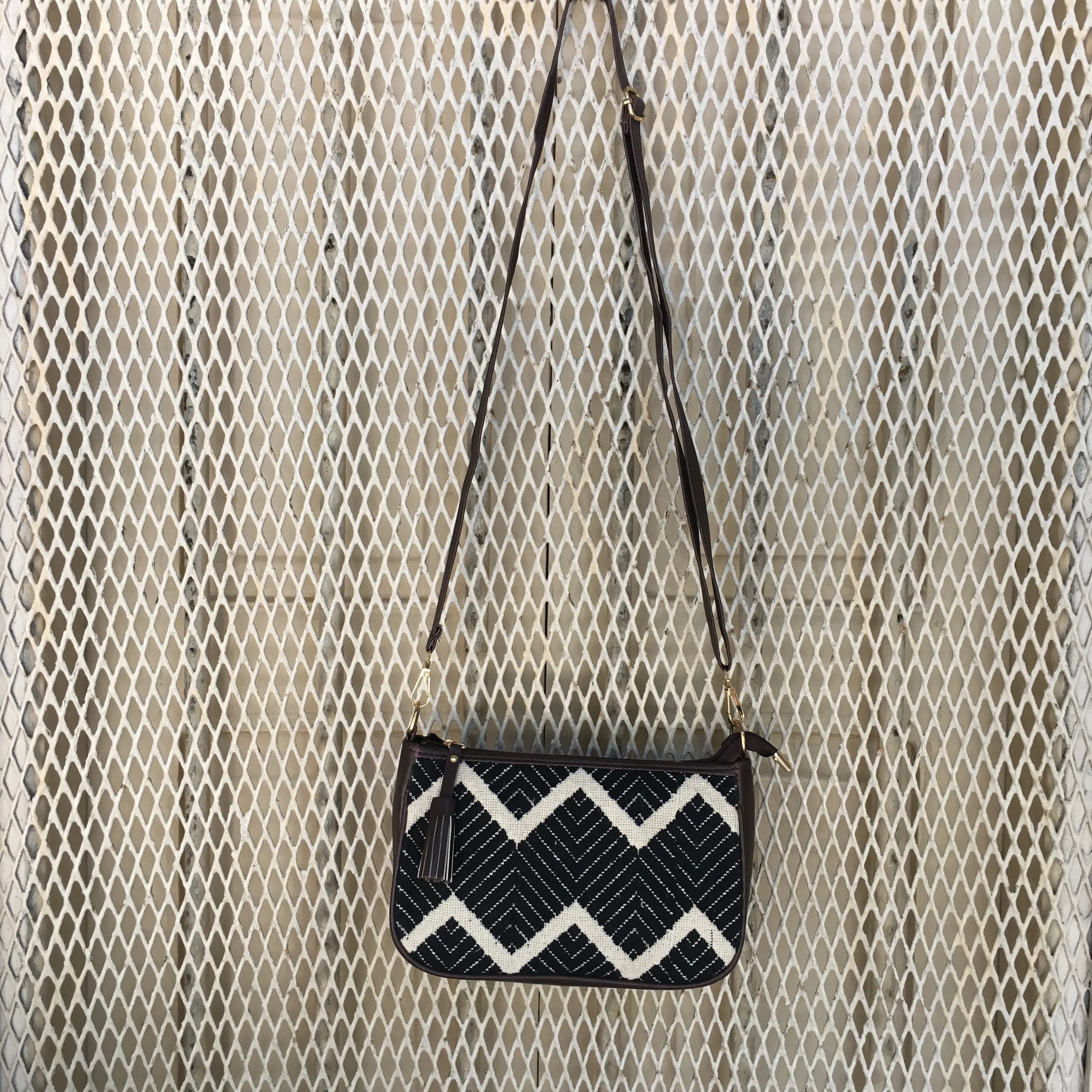 AMARA - Shoulder Bag Cum Sling - New Black Zigzag - Image 3