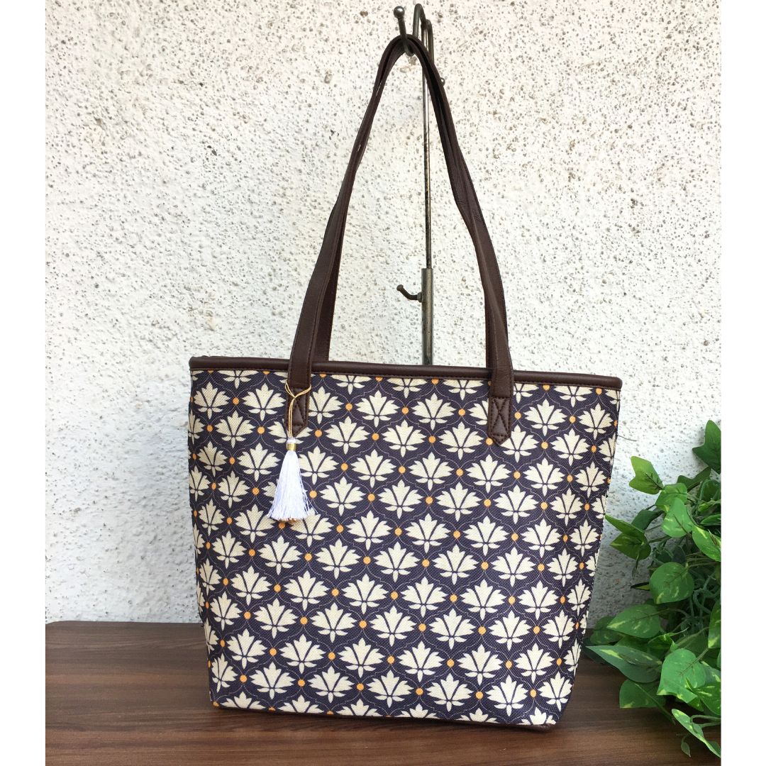 Black White Flower - Printed Tote Bag - Image 3