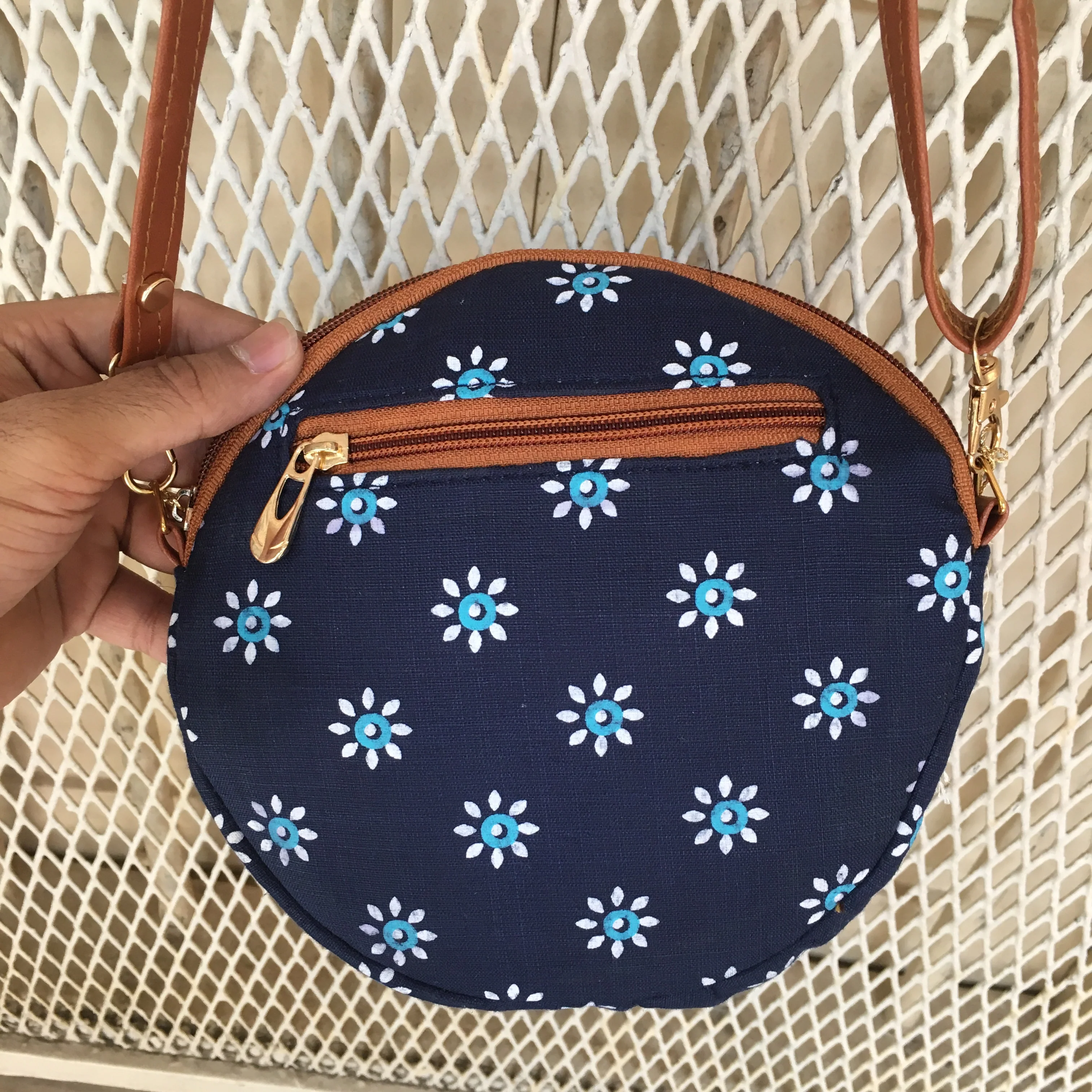 Cute Round Sling - Blue Flower - Medium Size - Image 4