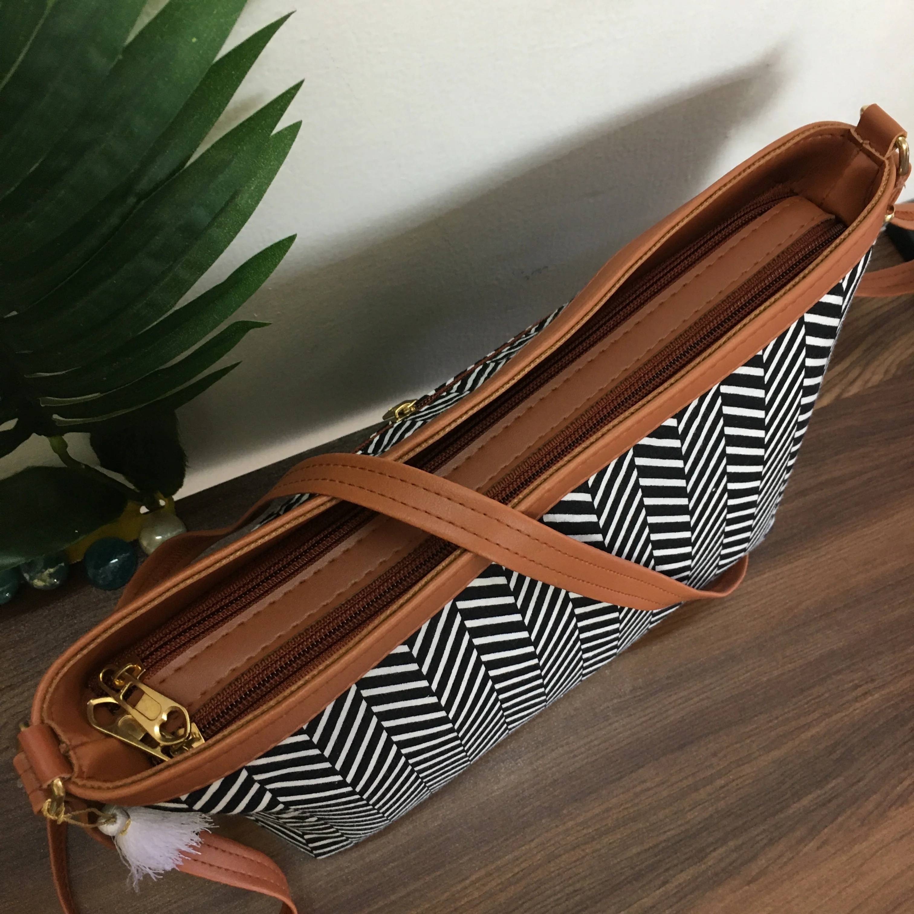 Minsk - 3 zip- Big size - Sling Bag - Black Criscros - Image 10