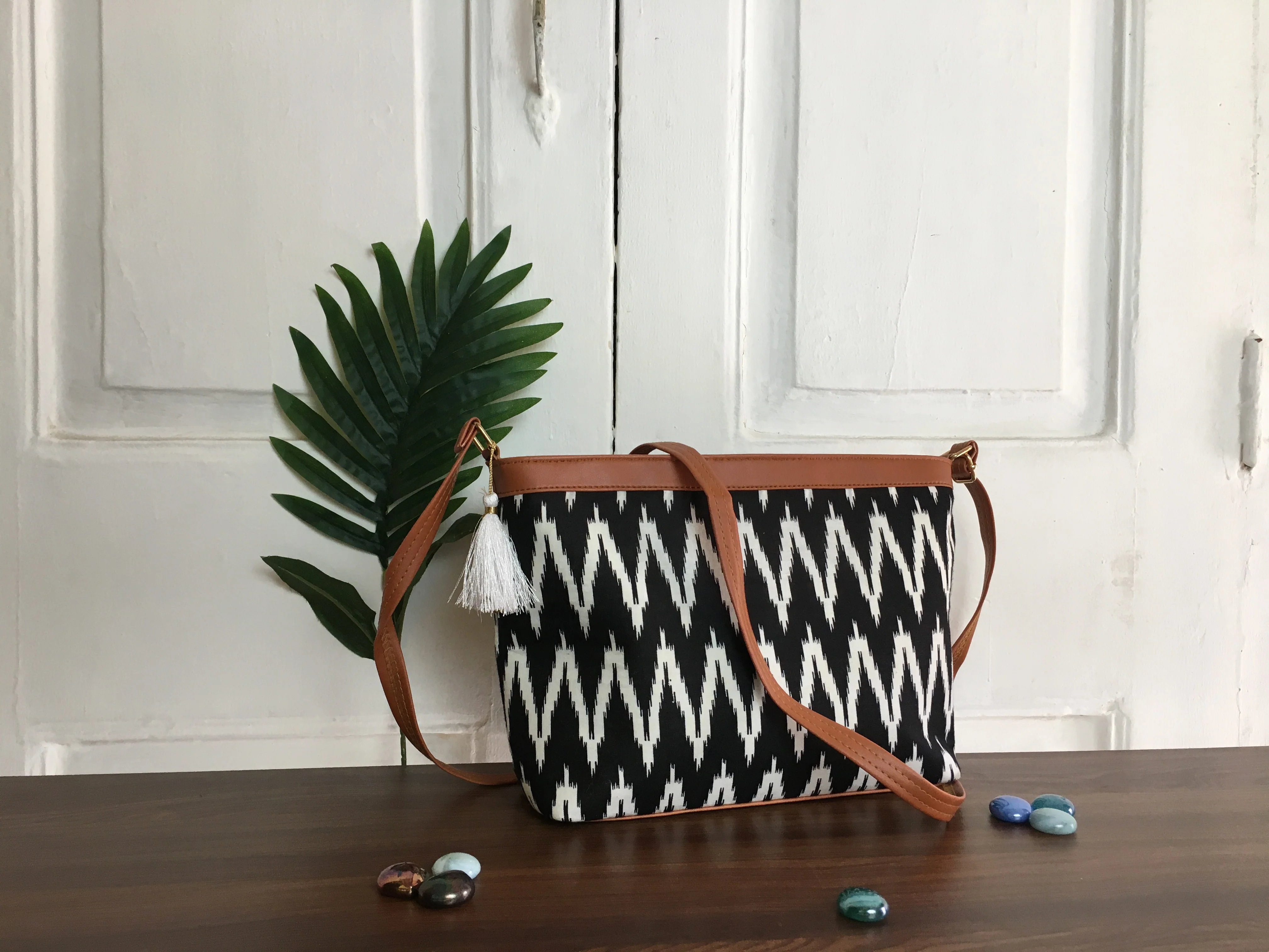 Minsk - 3 zip- Big size - Sling Bag - Black ZigZag - Image 5