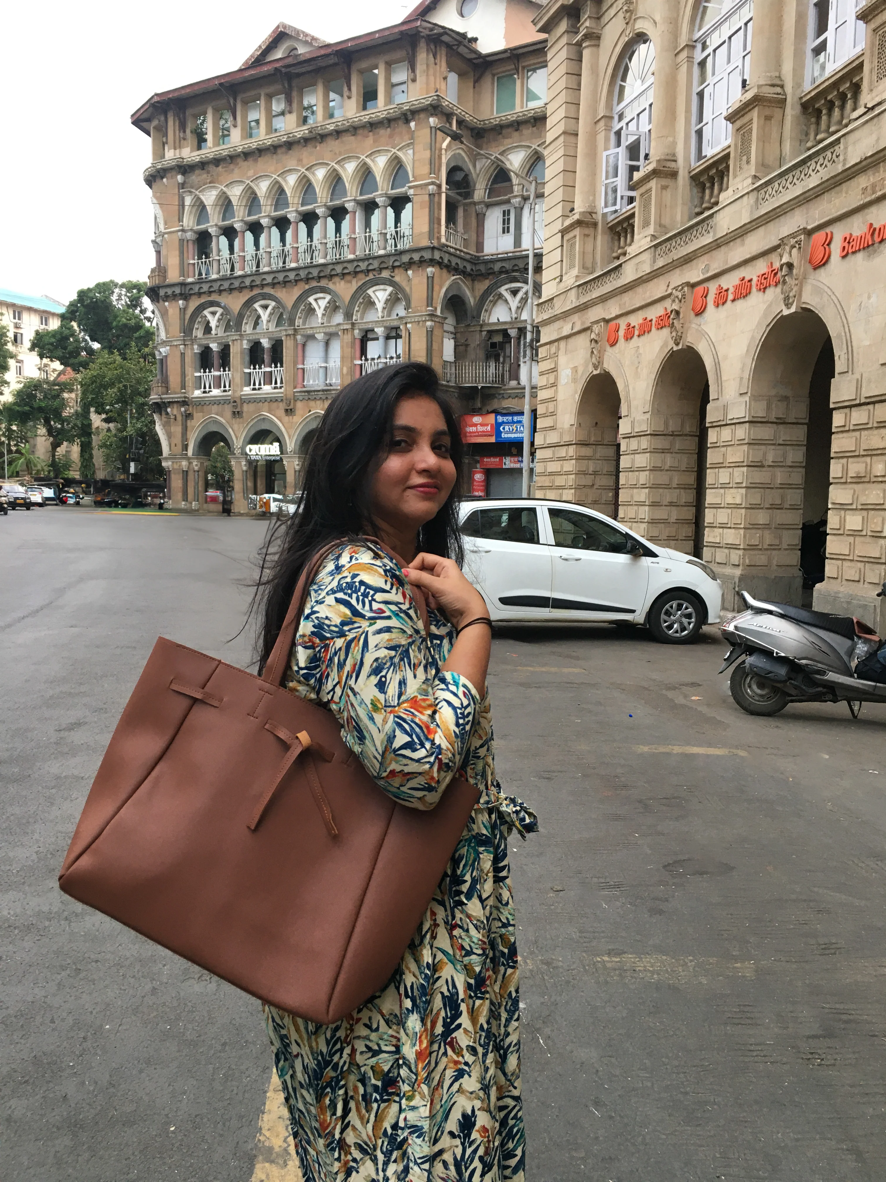 The Paris Tote - Plain - Tan - Image 2